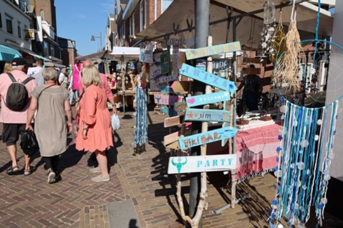 Zomerbraderie Egmond aan Zee